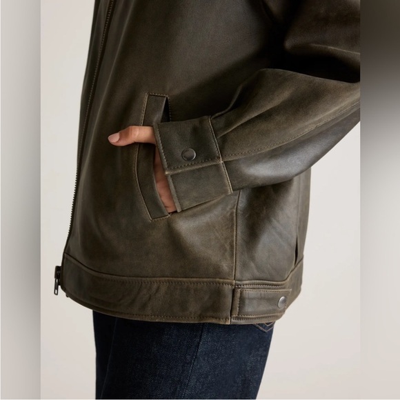 Quince 100% Leather Soft
Oversized Bomber
Distressed Brown Jacket Size Medium - Picture 6 of 8